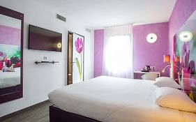 Hôtel Ibis Styles Bourges - Piscine extérieure chauffée - Restaurants à proximité